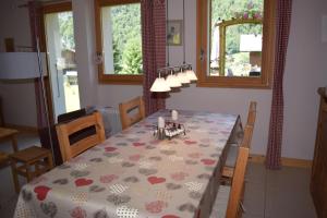Fotografie z fotogalerie ubytování Apartment La Tibolire v destinaci Sixt + 15 fotografií
