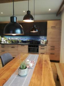 Kuchyňa alebo kuchynka v ubytovaní Appartement Ferienwohnung Bergahorn Gröbming