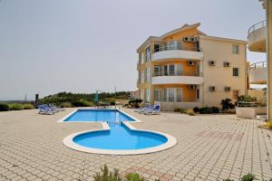 Πισίνα στο ή κοντά στο Luxury Apartment Petra +24 φωτογραφίες