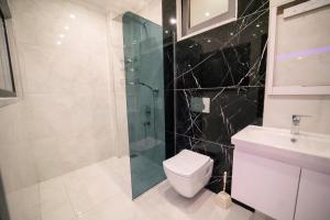 Kép Tarhan 2 - 1 Bedroom with 2 jacuzzi in Kalkan szállásáról Çavdır városában a galériában