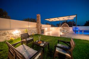 Kép Tarhan 2 - 1 Bedroom with 2 jacuzzi in Kalkan szállásáról Çavdır városában a galériában