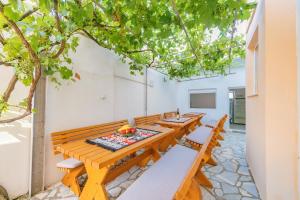 Vonkajšia záhrada v ubytovaní Guest House Edita