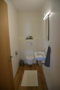 A bathroom at Ferienwohnung Grunholz