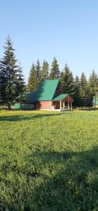 Zahrada ubytování Eco Village Podgora Household Kaljevic