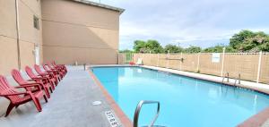 Foto de la galería de Super 8 by Wyndham Temple I-35 en Temple