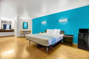 Llit o llits en una habitació de Motel 6-Anderson, CA - Redding Airport