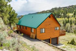 Gallery image of Scenic Panguitch Lake Cabin in Panguitch Lake Resort