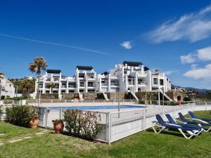 Bazén v ubytovaní B1 Casares del Mar - Large terrace Beachfront views alebo v jeho blízkosti