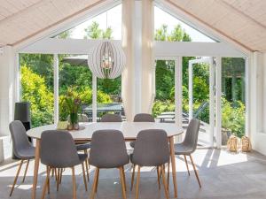 Zahrada ubytování 6 person holiday home in Højslev-By Traum