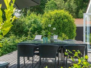 Zahrada ubytování 6 person holiday home in Højslev-By Traum