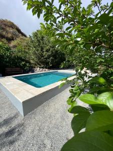 Der Swimmingpool an oder in der Nähe von La cara Luna