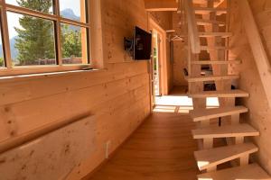 TV a/nebo společenská místnost v ubytování Karwendel Chalet