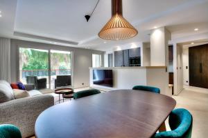 Posezení v ubytování Luxury flat with balcony - city center Cannes