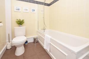 Gallery image of Venture House by YourStays in Stoke on Trent