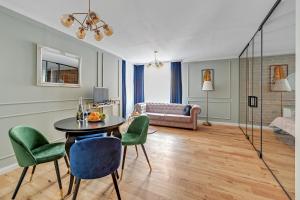 Posedenie v ubytovaní Warzywnicza Old Town Apartment