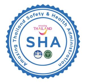 un logotipo para la isla ladrona sha en The Moken Eco Village - SHA plus, en Ko Phra Thong