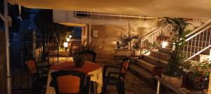 Χώρος καθιστικού στο Vanta Studio