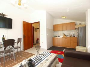 Kuchyňa alebo kuchynka v ubytovaní House Zulfa 1548