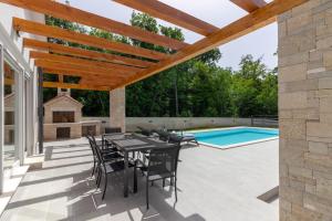 Bazén v ubytování Beautiful villa Foska with private Pool near the beach nebo v jeho okolí
