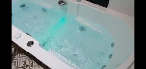 Gambar di galeri bagi Nuit Zen Rouen - Jacuzzi - Centre Historique di Rouen +10 gambar