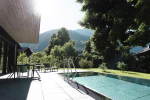 Pemandangan gunung umum atau pemandangan gunung yang diambil dari hotel