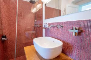 A bathroom at Casa Mariavittoria