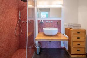A bathroom at Casa Mariavittoria