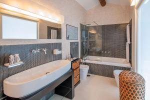 A bathroom at Casa Mariavittoria