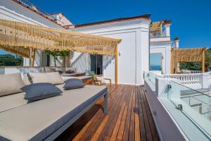 A balcony or terrace at Casa Mariavittoria