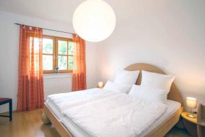 Postel nebo postele na pokoji v ubytování Ferienwohnung Miedl