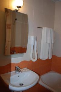 Ένα μπάνιο στο Italia Hotel