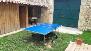Stolní tenis v ubytování Gîte Moishan nebo okolí