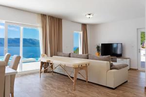TV a/nebo společenská místnost v ubytování Villa Seaview