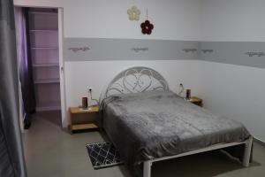Uma cama ou camas num quarto em kleine schweiz - LAFAYETTE