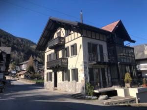 Photo de la galerie de l'établissement L'Eglantine, à Champéry