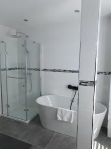 Koupelna v ubytování Ma Petite Auberge