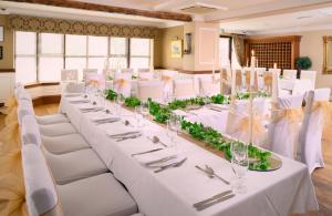 Restoran või mõni muu söögikoht majutusasutuses Bunratty Manor Hotel