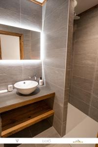 Ένα μπάνιο στο MARMOTTE 005 - Splendide appartement avec terrasse, aux pieds des pistes +9 φωτογραφίες