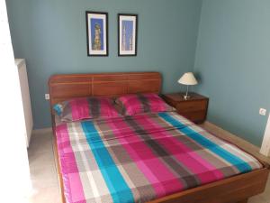 Postel nebo postele na pokoji v ubytování Comfortable apartment in the center of Volos very close to the port