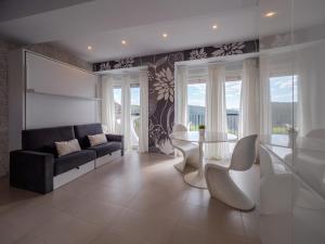 Casa La Esencia Loft, El Pueyo de Araguás – Precios ...