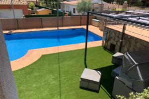 The swimming pool at or close to Casa con piscina en la Costa Brava