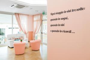 A seating area at Viva Beach Hotel