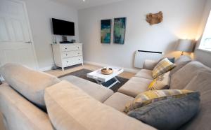 Кът за сядане в Stylish Brixham Apartment - Free on street parking