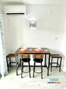 Kép APARTBEACH FONT DE MAR 5º Clima Piscina y Vista Playa szállásáról Salouban a galériában