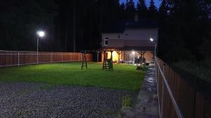 Vonkajšia záhrada v ubytovaní Lipno & Wellness Chata