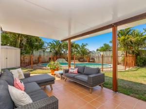 Photo de la galerie de l'établissement Coastal Soul - Pet Friendly, Family Entertainer with Pool, à Casuarina