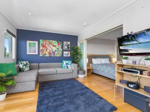 TV a/nebo společenská místnost v ubytování Resort & Spa 6316 with resort Tropical Pool