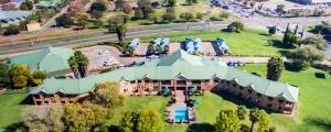 Πισίνα στο ή κοντά στο Willows Garden Hotel Potchefstroom