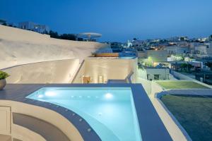 Sundlaugin á Utopia Suites Santorini eða í nágrenninu