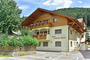 Výhľad na hory alebo výhľad na hory priamo z of the bed and breakfast